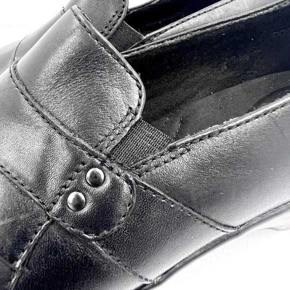 CLARKS, ULTIMATE COMFORT TECHNOLOGY, WOMEN’S MAY MARIGOLD BLACK SLIP-ONS, SIZE 8 - Picture 11 of 13